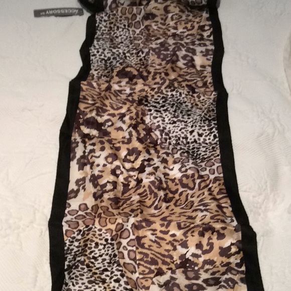 NWT silk scarf - Picture 3 of 4